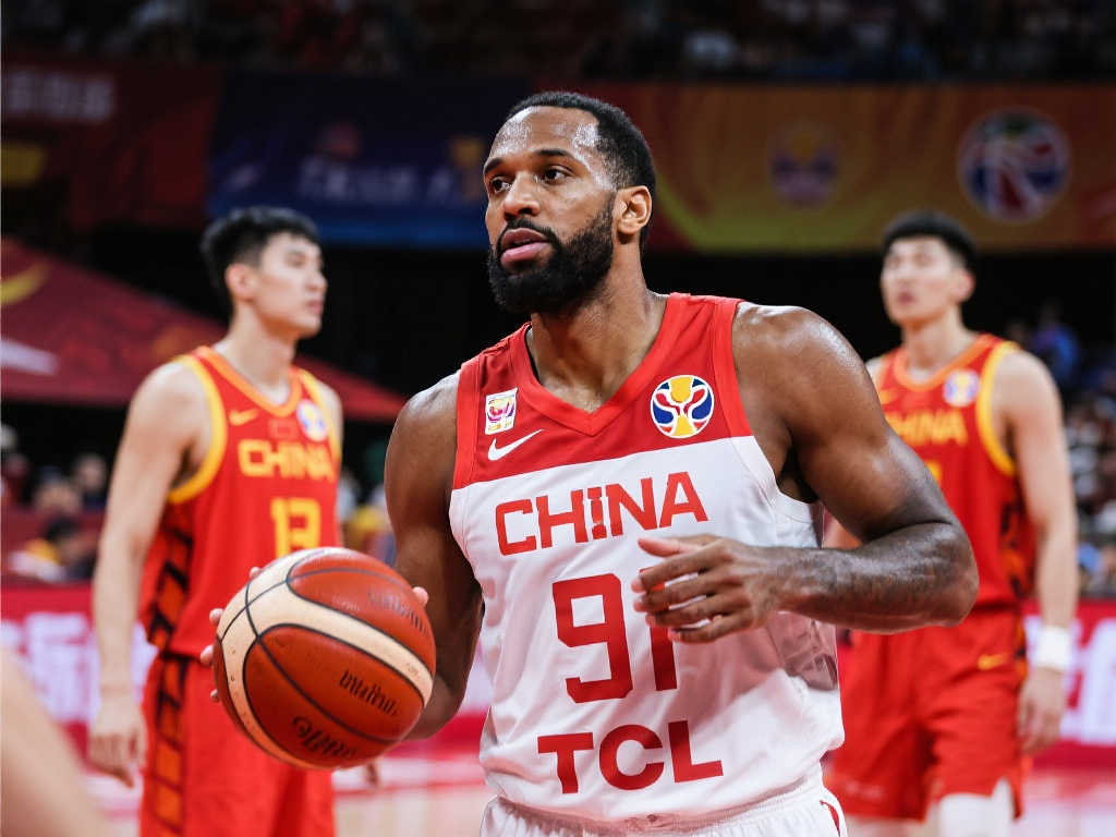 着巴黎圣日 着巴黎圣日